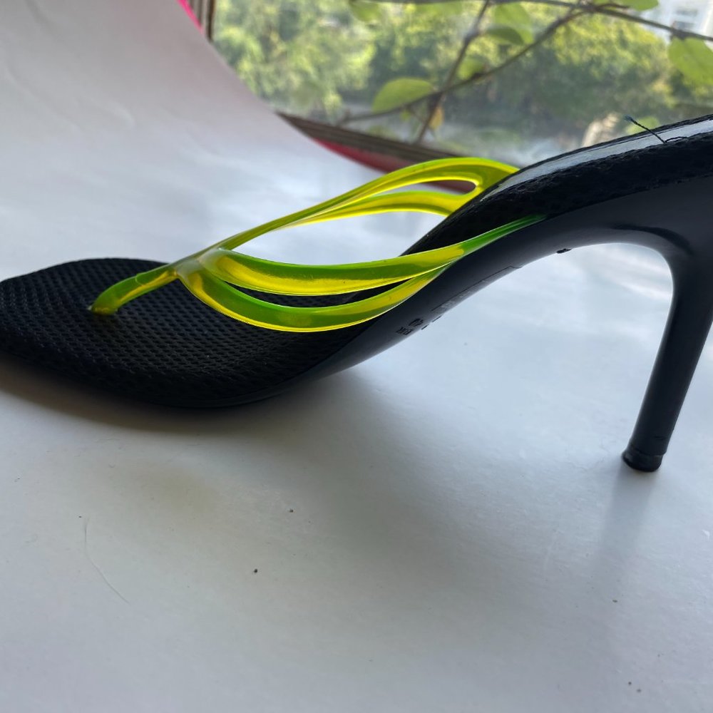 MIXX toe post heels